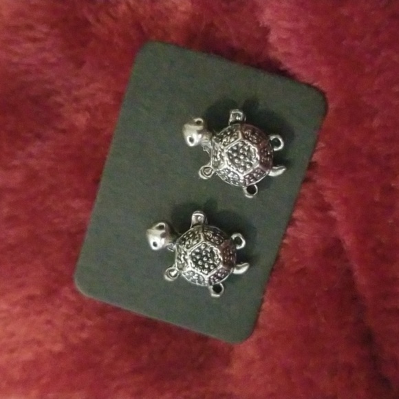 3 for $15 Silver Turtle Stud Earrings - Picture 2 of 2